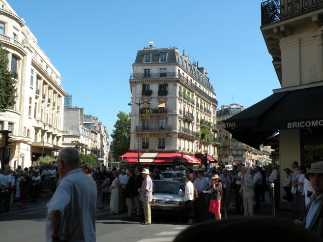  quartier de la mutualité, foule assistant à la procession religieuse